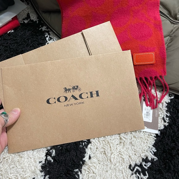 NWT Women’s Coach Signature 100% Merino Wool Fringe Scarf In Red 82” X 8.5” - Picture 5 of 11